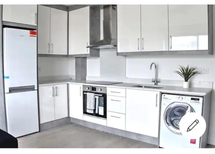 Cozy 2 Bedrooms Apartment Canvey Island Esterno foto
